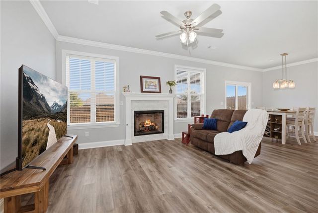 2810 Grandshire Avenue, Bentonville, AR 72713