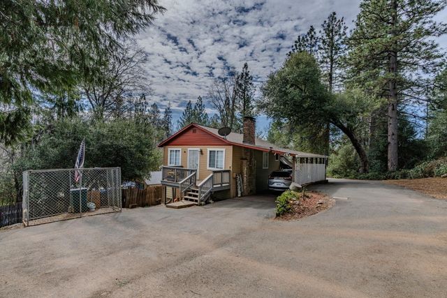 329 Pinecone Ln, West Point, CA 95255