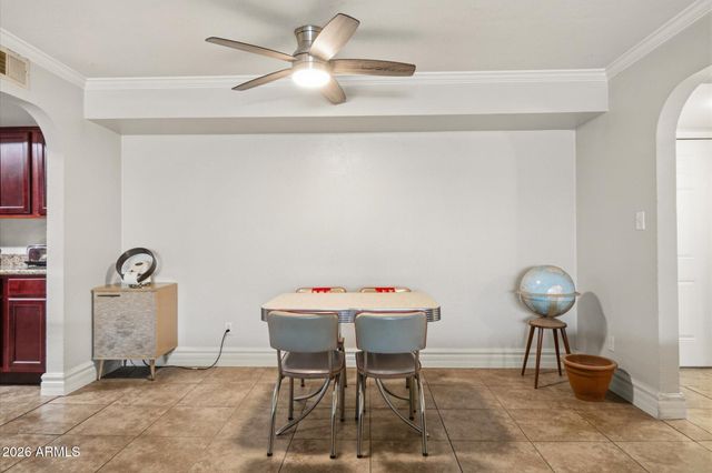 3825 E CAMELBACK Road 214, Phoenix, AZ 85018