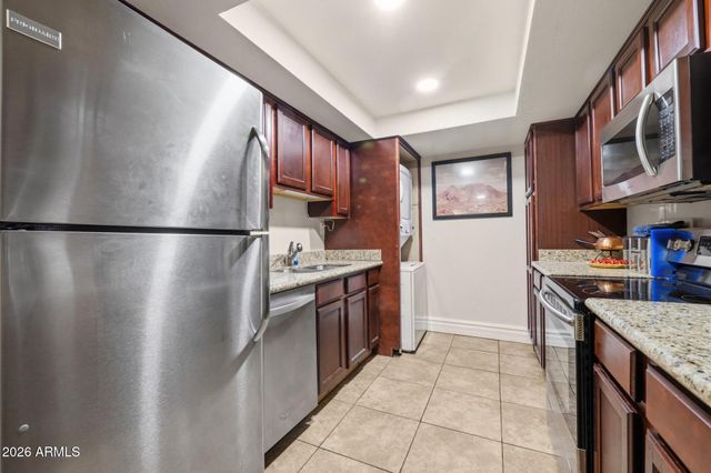 3825 E CAMELBACK Road 214, Phoenix, AZ 85018