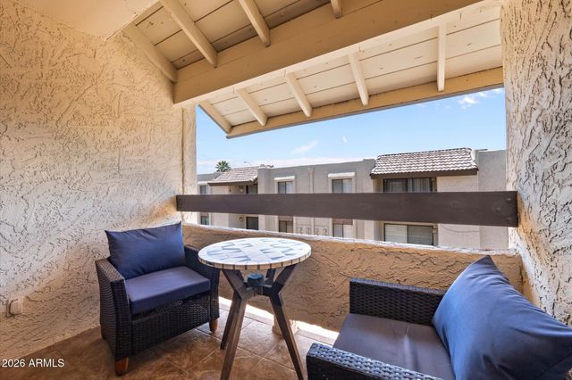 3825 E CAMELBACK Road 214, Phoenix, AZ 85018