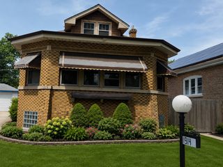 1914 S 19th Avenue, Maywood, IL 60153
