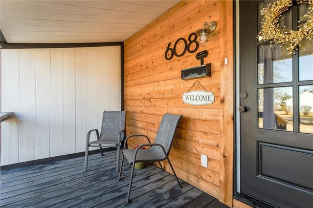 608 N Madison Street, Spring Hill, KS 66083