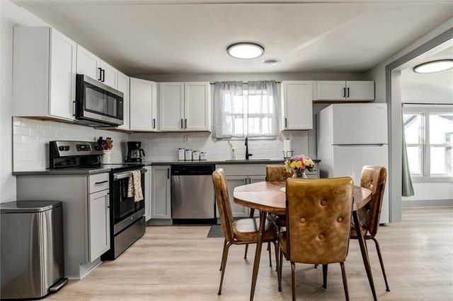 608 N Madison Street, Spring Hill, KS 66083