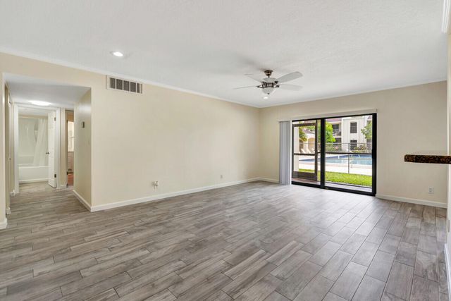 150 Pineview Road F3, Jupiter, FL 33469