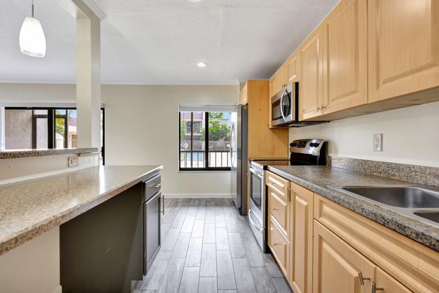 150 Pineview Road F3, Jupiter, FL 33469