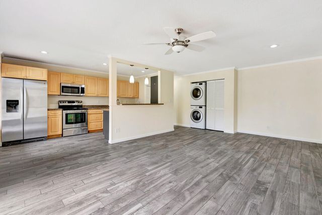 150 Pineview Road F3, Jupiter, FL 33469