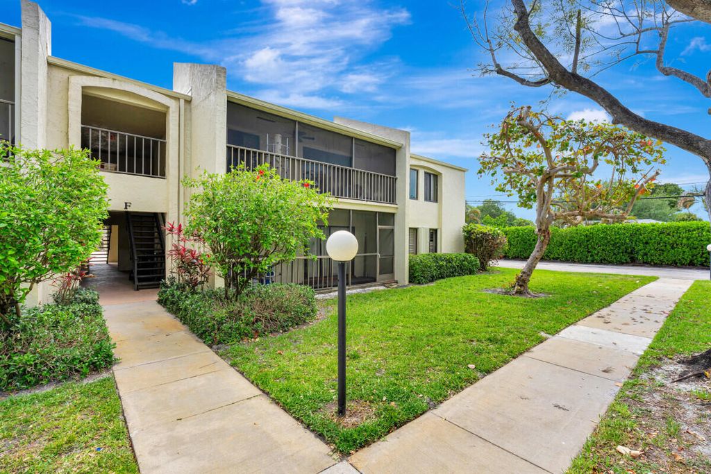 150 Pineview Road F3, Jupiter, FL 33469