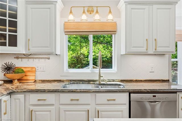 20 Downing Ridge Court, Greensboro, NC 27407