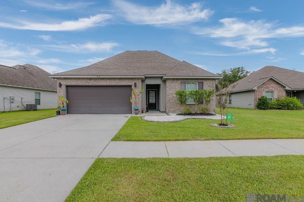 18171 Terraceside Dr, Prairieville, LA 70769