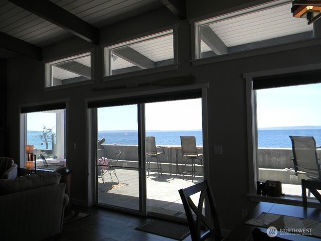 196 Lake Avenue, Freeland, WA 98249