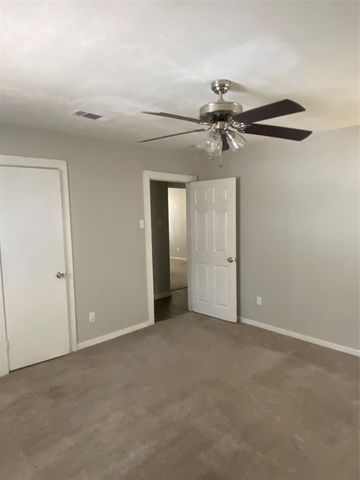 2516 Trinity Street, Irving, TX 75062