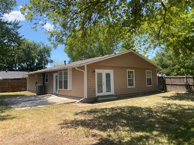 2516 Trinity Street, Irving, TX 75062