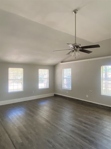 2516 Trinity Street, Irving, TX 75062