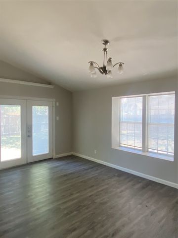 2516 Trinity Street, Irving, TX 75062