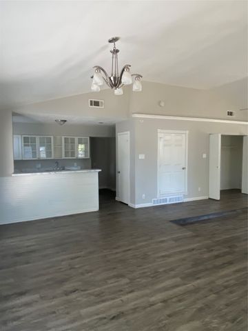 2516 Trinity Street, Irving, TX 75062