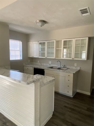 2516 Trinity Street, Irving, TX 75062