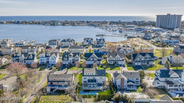 52 Navesink Drive, Monmouth Beach, NJ 07750