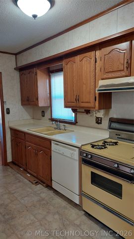 1231 S Gary Place, Tulsa, OK 74104