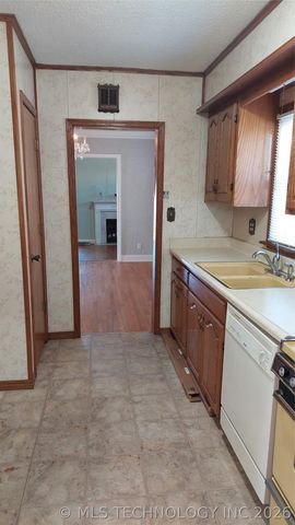 1231 S Gary Place, Tulsa, OK 74104