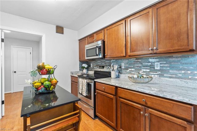 1005 Sean DR, Chesapeake, VA 23323