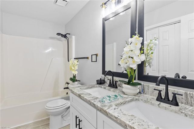 1005 Sean DR, Chesapeake, VA 23323