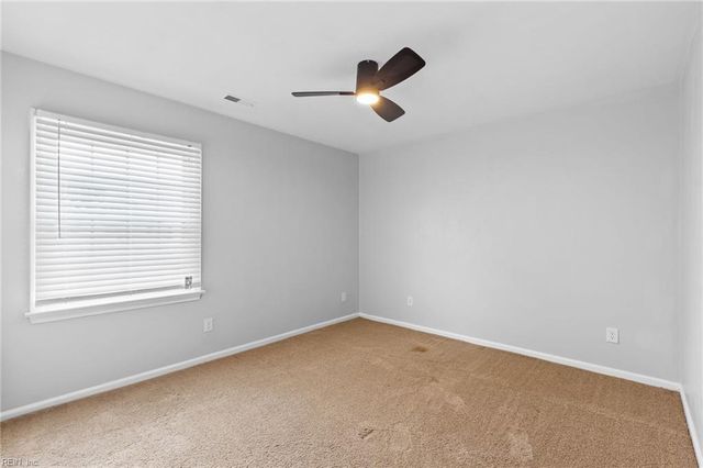 1005 Sean DR, Chesapeake, VA 23323