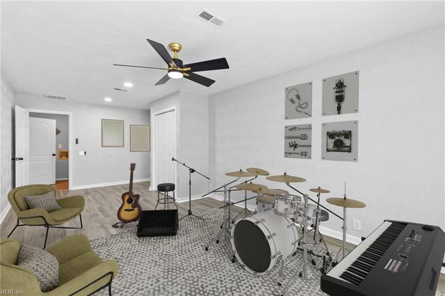 1005 Sean DR, Chesapeake, VA 23323