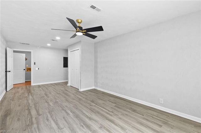 1005 Sean DR, Chesapeake, VA 23323