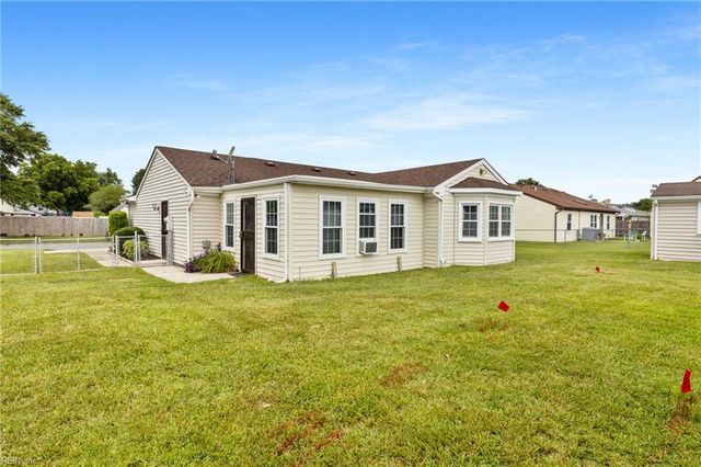1005 Sean DR, Chesapeake, VA 23323