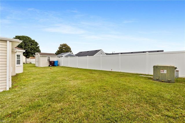 1005 Sean DR, Chesapeake, VA 23323