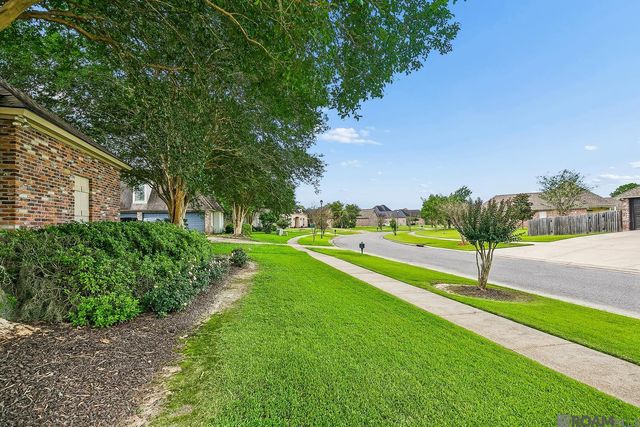 4116 Lake Pointe Ave, Zachary, LA 70791