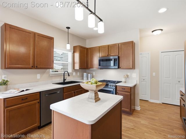 2268 Crystal Crossing Drive, Marion Township, MI 48843