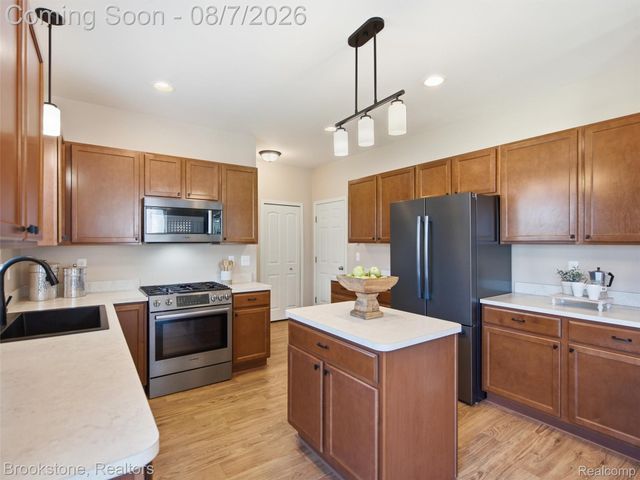 2268 Crystal Crossing Drive, Marion Township, MI 48843