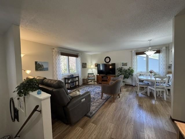 1417 Sunset Blvd, Minot, ND 58703