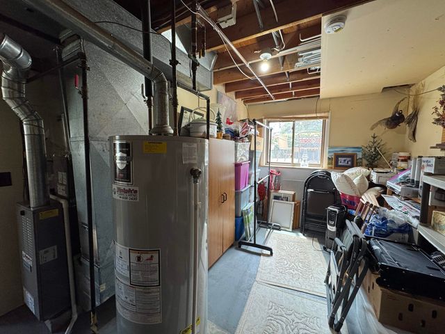 1417 Sunset Blvd, Minot, ND 58703
