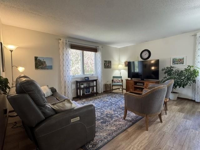 1417 Sunset Blvd, Minot, ND 58703