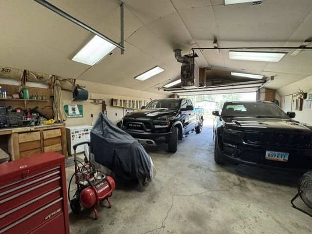 1417 Sunset Blvd, Minot, ND 58703
