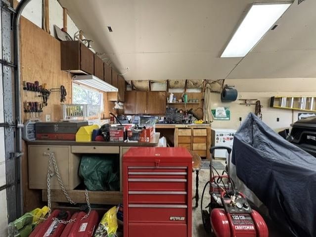 1417 Sunset Blvd, Minot, ND 58703