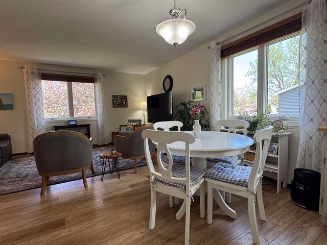 1417 Sunset Blvd, Minot, ND 58703