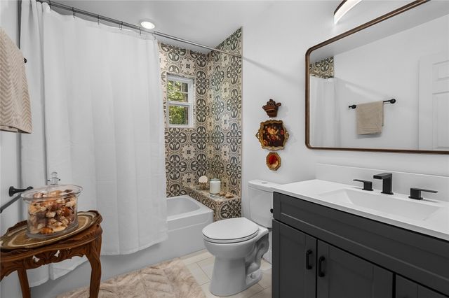 1330 S Curtis Avenue, Pea Ridge, AR 72751