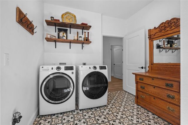 1330 S Curtis Avenue, Pea Ridge, AR 72751