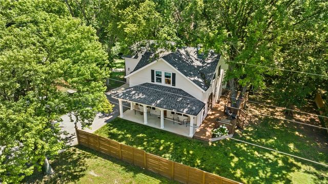 1330 S Curtis Avenue, Pea Ridge, AR 72751