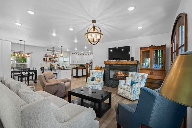 1330 S Curtis Avenue, Pea Ridge, AR 72751