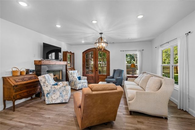 1330 S Curtis Avenue, Pea Ridge, AR 72751