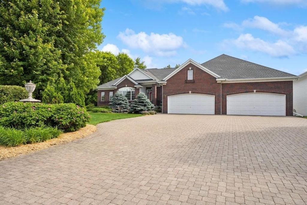 3649 146th Avenue NE, Ham Lake, MN 55304