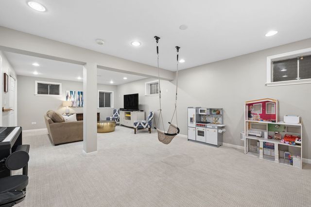 2224 Beaumont Court, Aurora, IL 60502