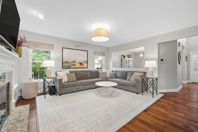 2224 Beaumont Court, Aurora, IL 60502