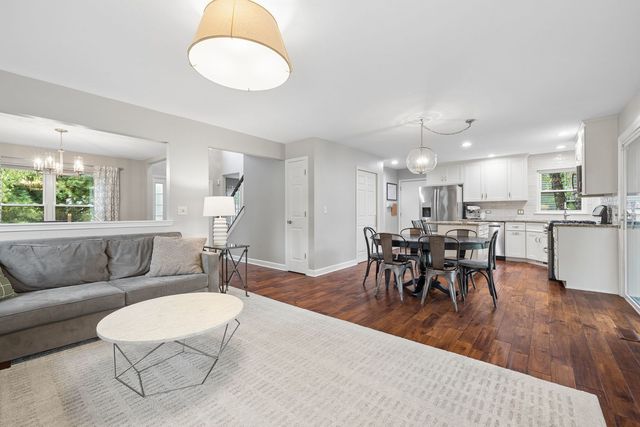 2224 Beaumont Court, Aurora, IL 60502
