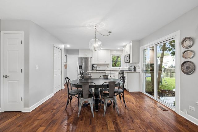 2224 Beaumont Court, Aurora, IL 60502